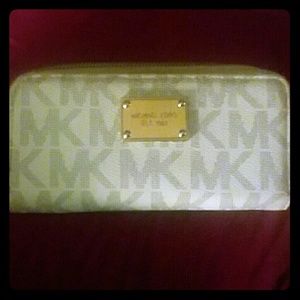 Michael kors wallet